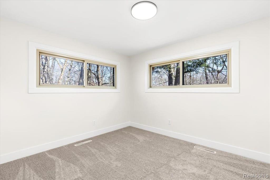 995 North Reading Road Bloomfield Hills, MI 48304 - Photo 21 of 28 Gallery Image 21