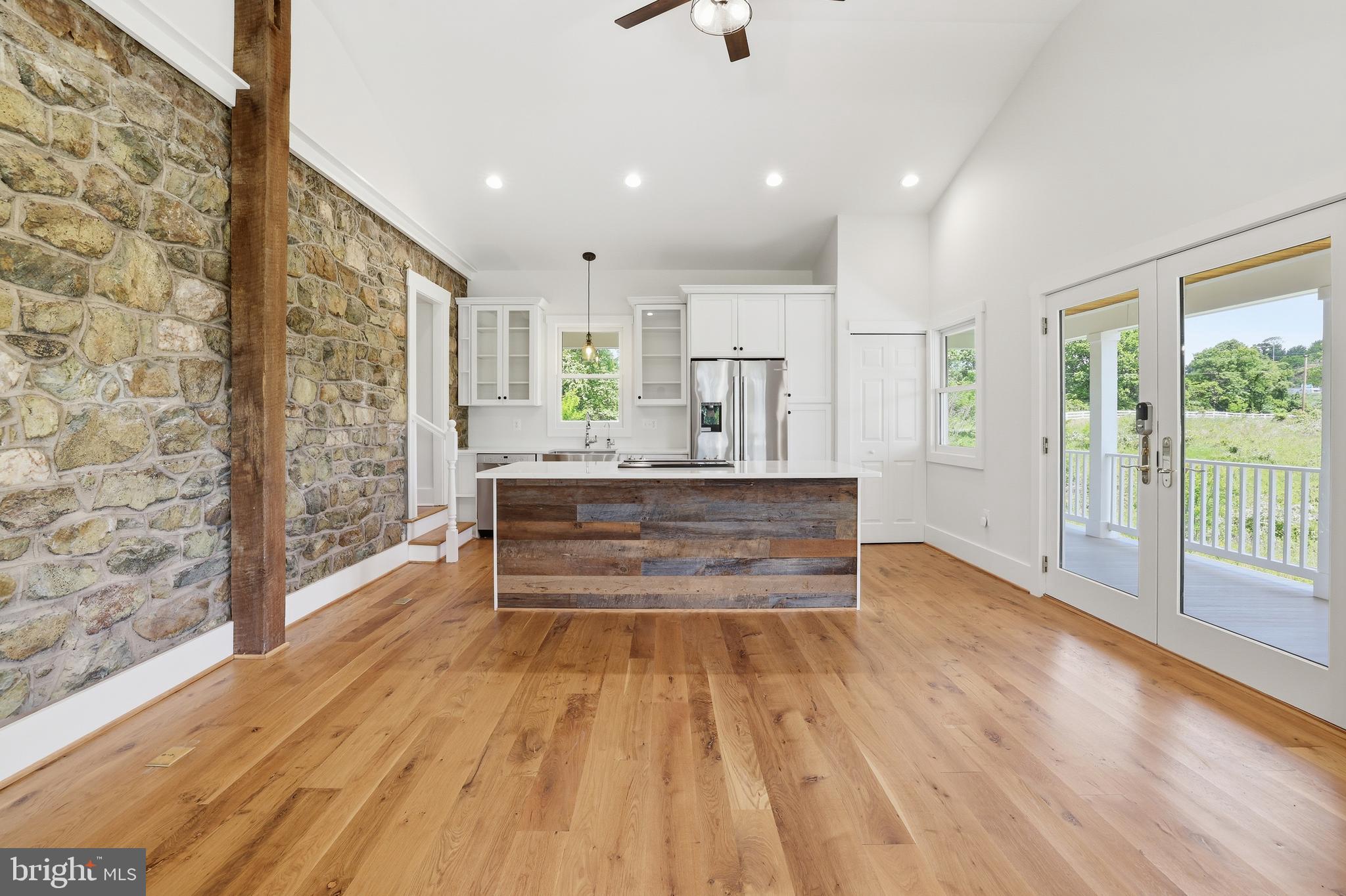17781 Roxbury Hall Road Leesburg, VA 20175 - Photo 76 of 107 Guest cottage family room and kitchen