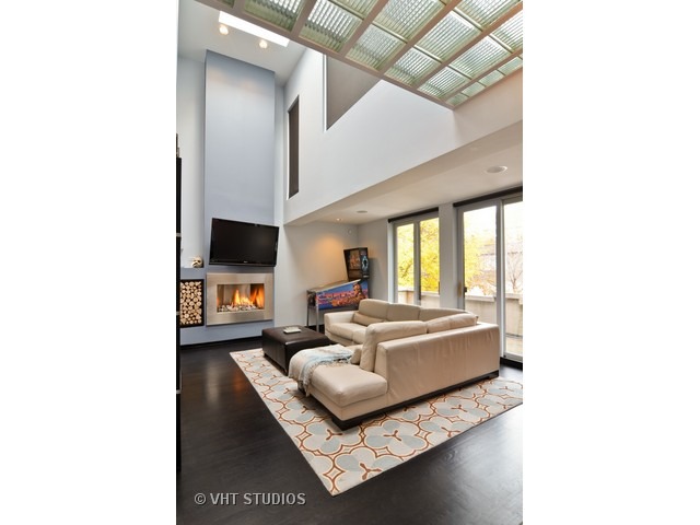 1638 North Bissell Street, Unit H Chicago, IL 60614 - Photo 3 of 19