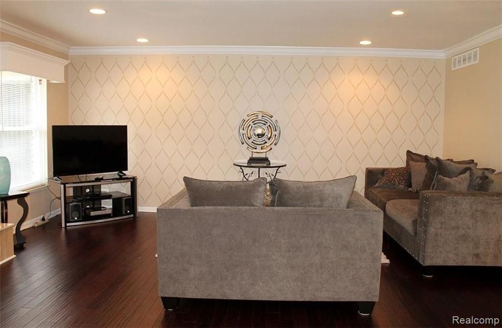 30740 Ridgeway Drive Farmington Hills, MI 48334 - Photo 14 of 58
