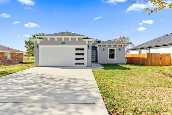 $275,000 | 315 Windjammer Road, Gun Barrel City, TX 75156