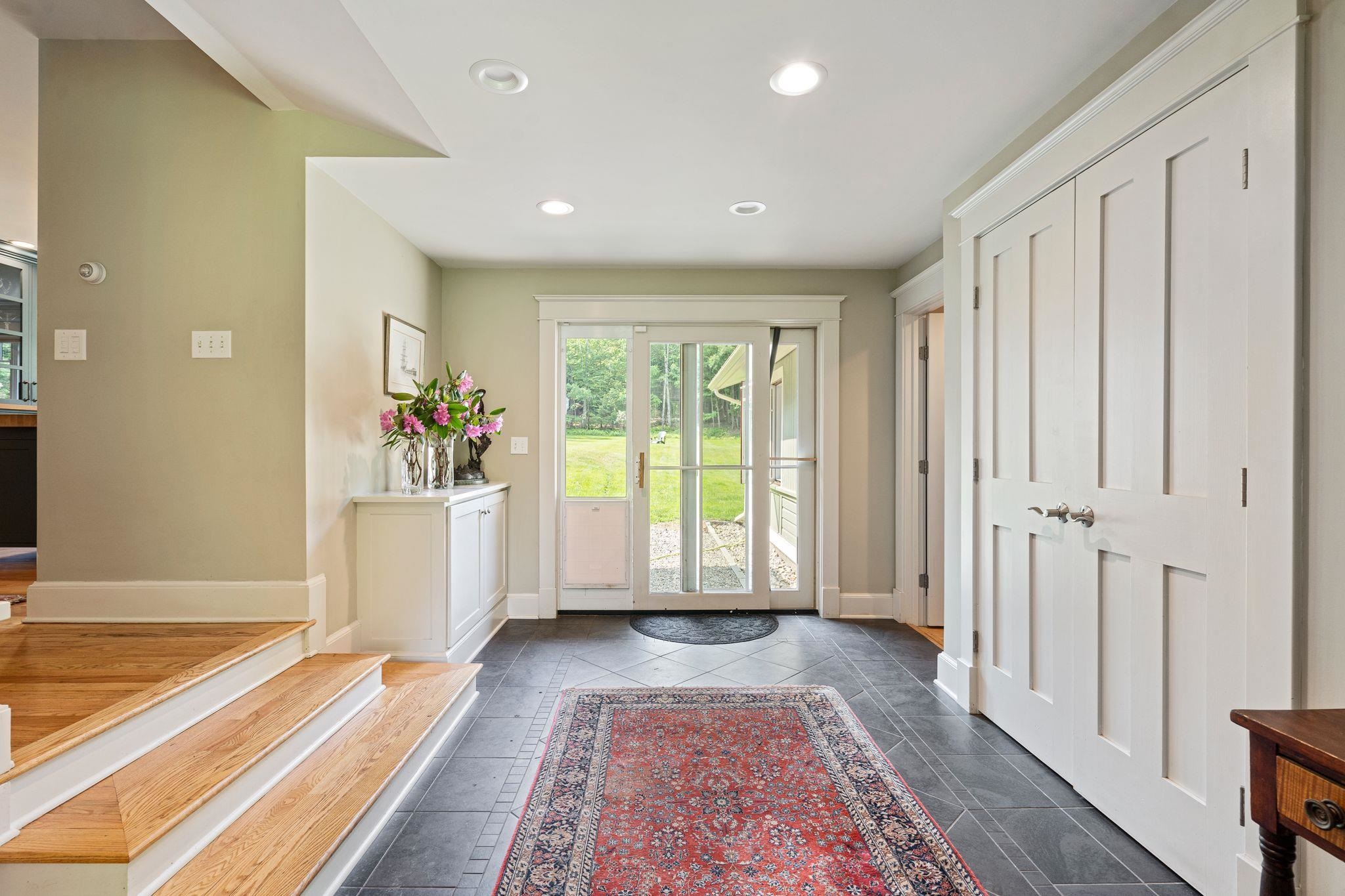 383 Dogford Road Hanover, NH 03750 - Photo 3 of 40