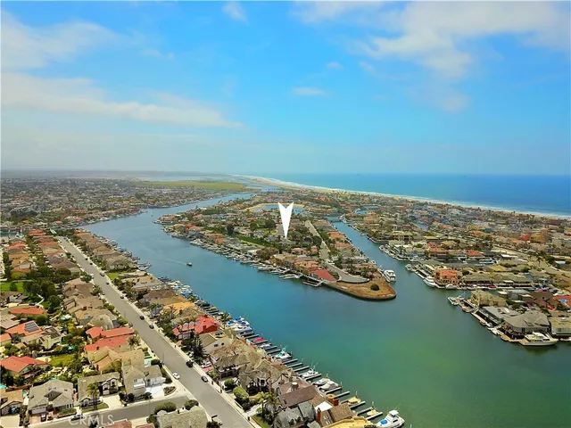 $3,295,000 | 16502 Mariana Circle, Huntington Beach, CA 92649