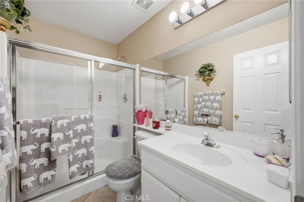 785 Pine Ridge Circle Beaumont, CA 92223 - Photo 12 of 60 Main level bathroom