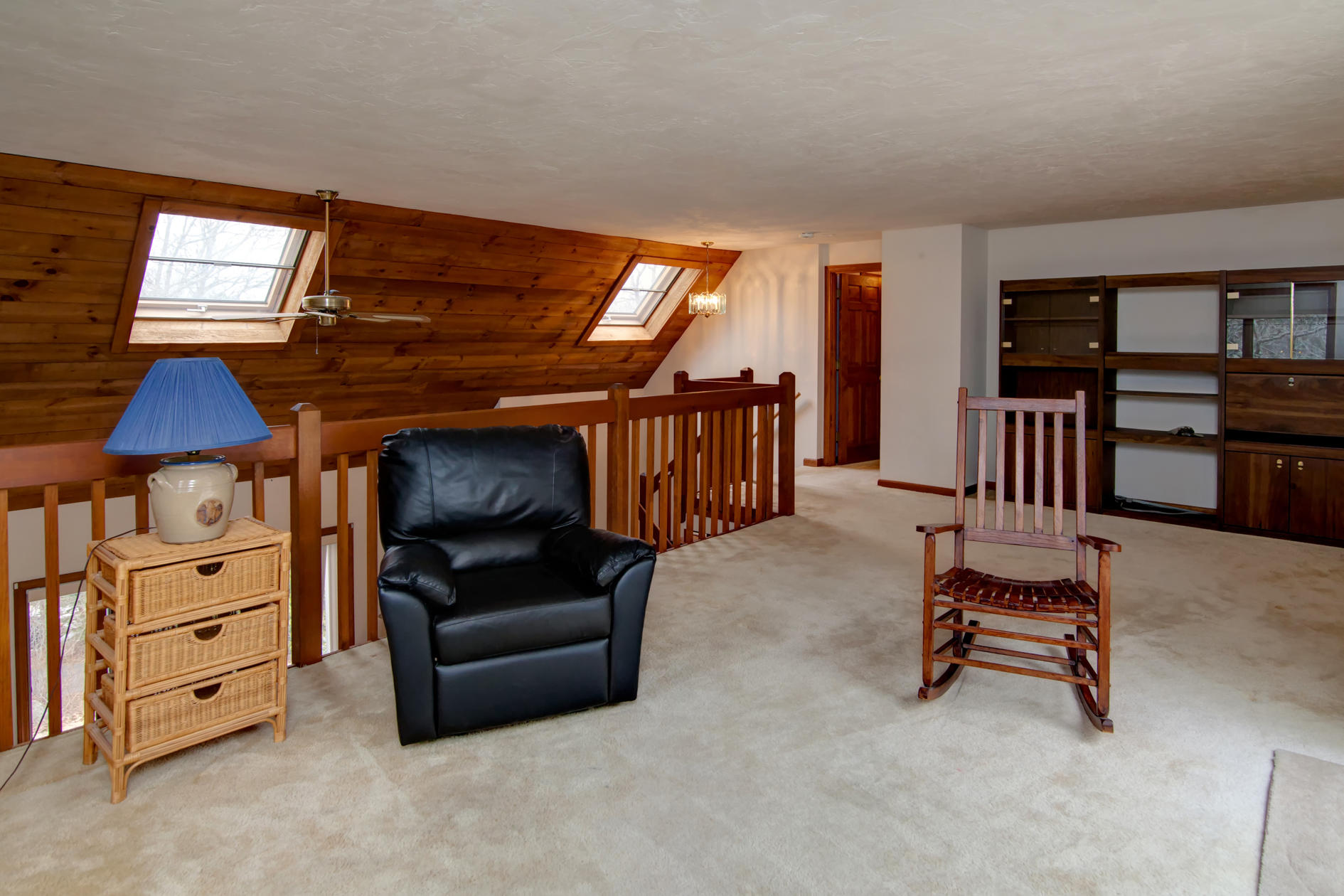 3 Easting Road Bourne, MA 02532 - Photo 25 of 35 a bedroom with furniture and a lamp