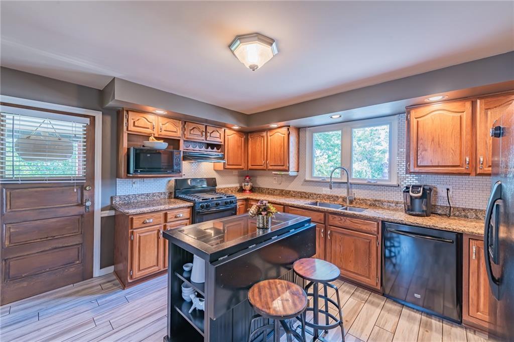 102 Murrysville Road Trafford, PA 15085 - Photo 9 of 25 Gallery Image 9