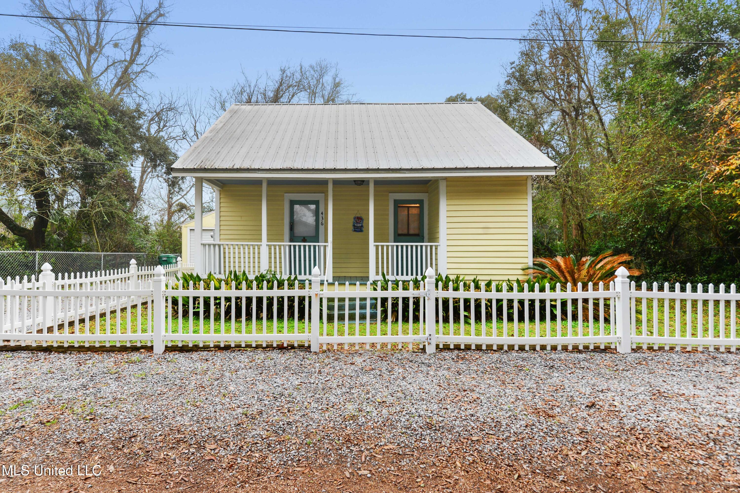 436 State Street Bay St. Louis, MS 39520 - Photo 2 of 17 001