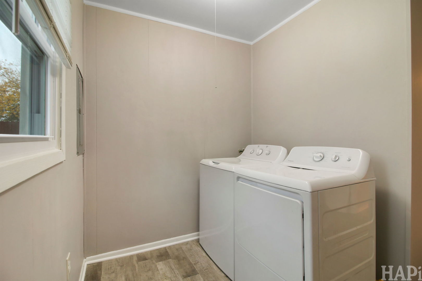 2217 20th Street Zion, IL 60099 - Photo 18 of 24 a utility room with dryer and washer