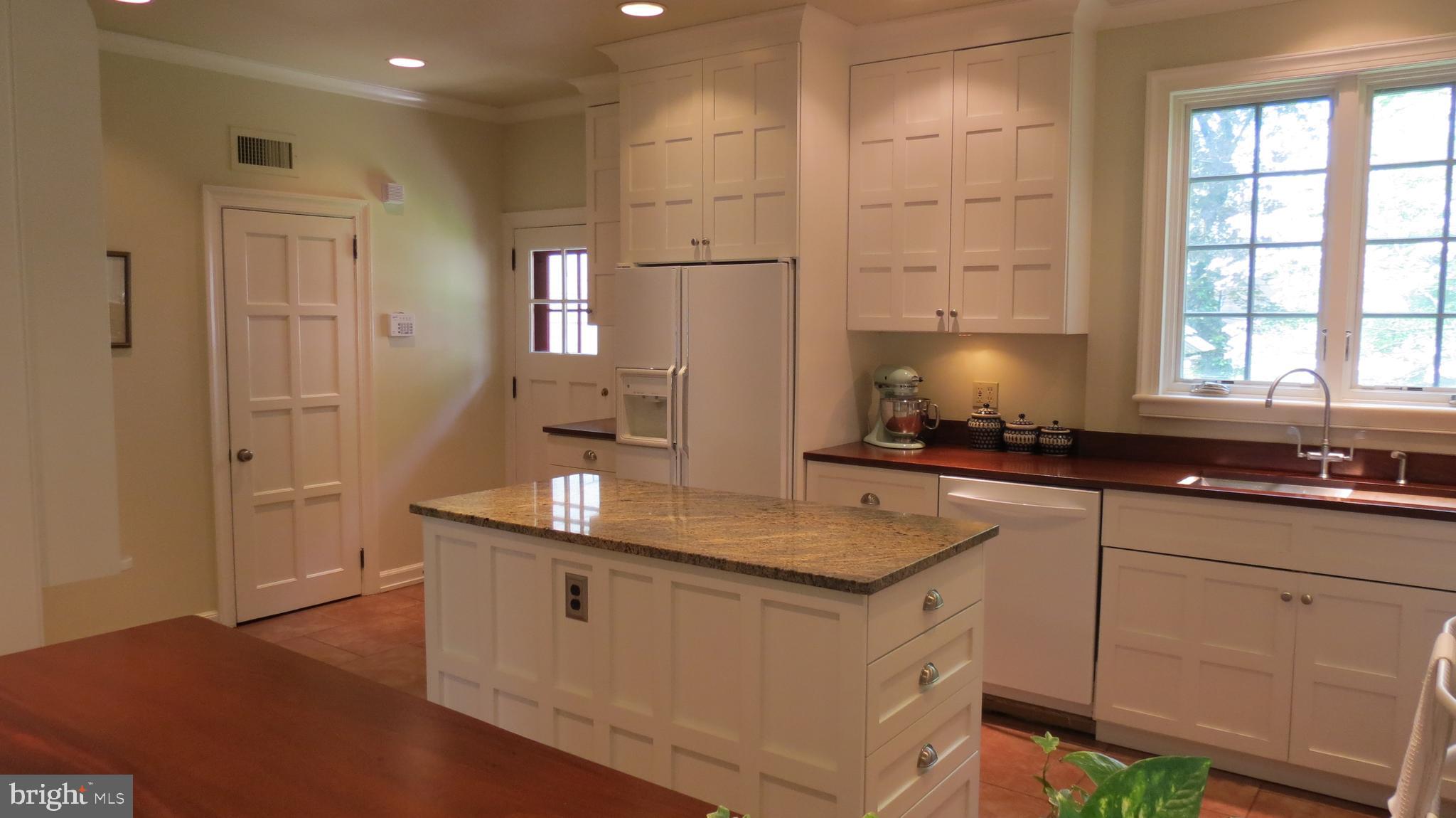 137 Springdale Road York, PA 17403 - Photo 17 of 53 Gallery Image 17