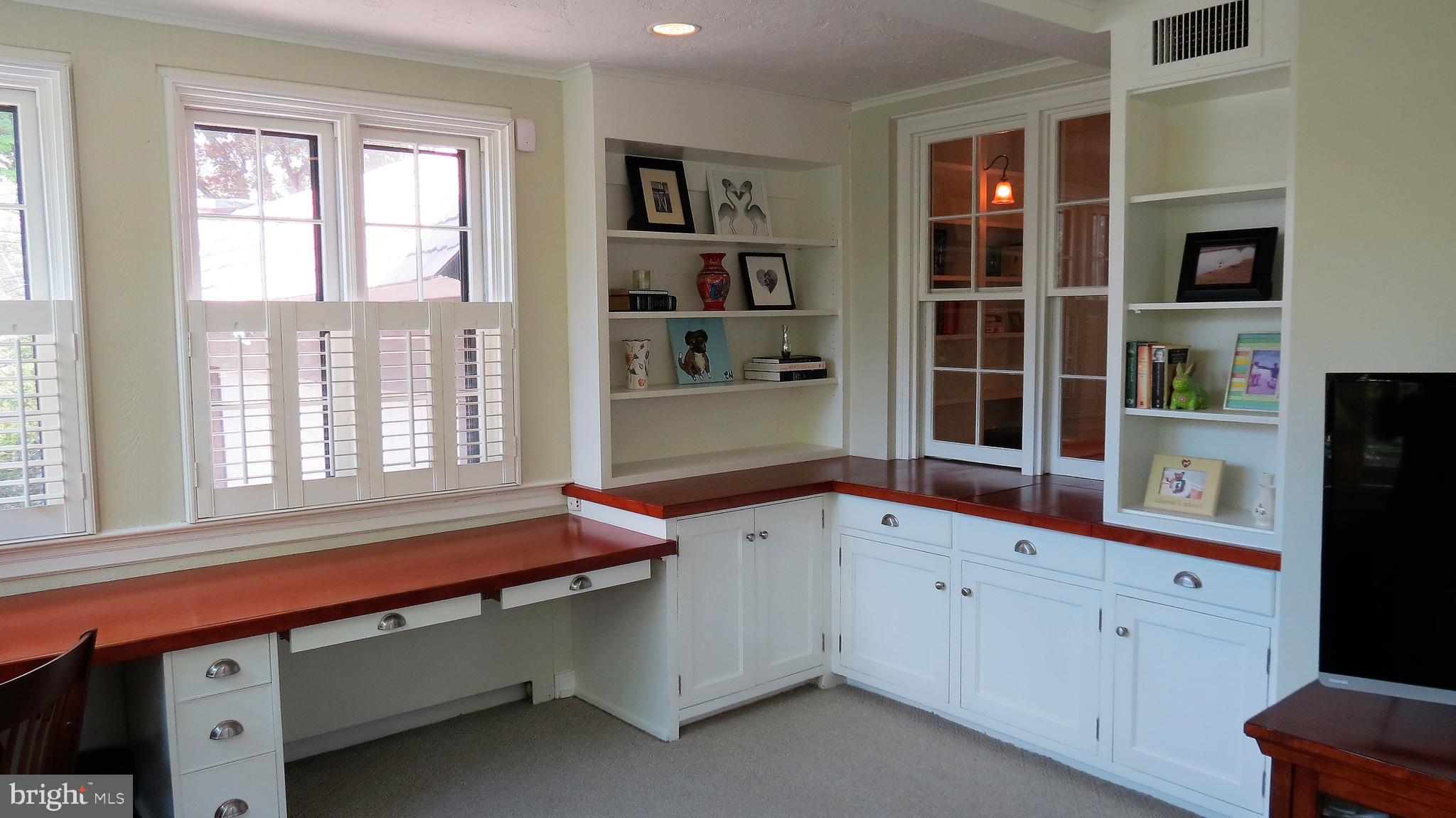 137 Springdale Road York, PA 17403 - Photo 26 of 53 Gallery Image 26