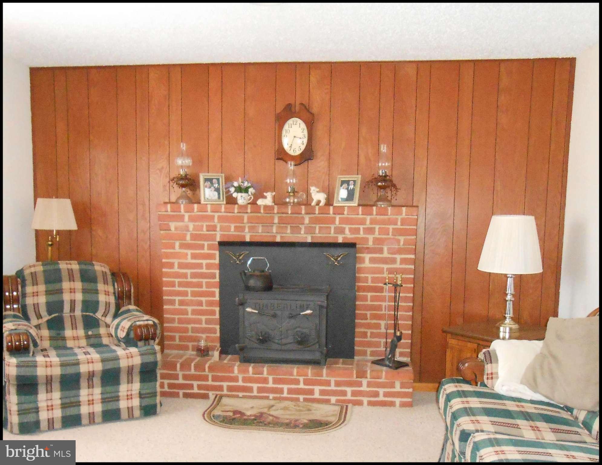 1703 Spriggs Road Berkeley Springs, WV 25411 - Photo 5 of 30 Living Room
