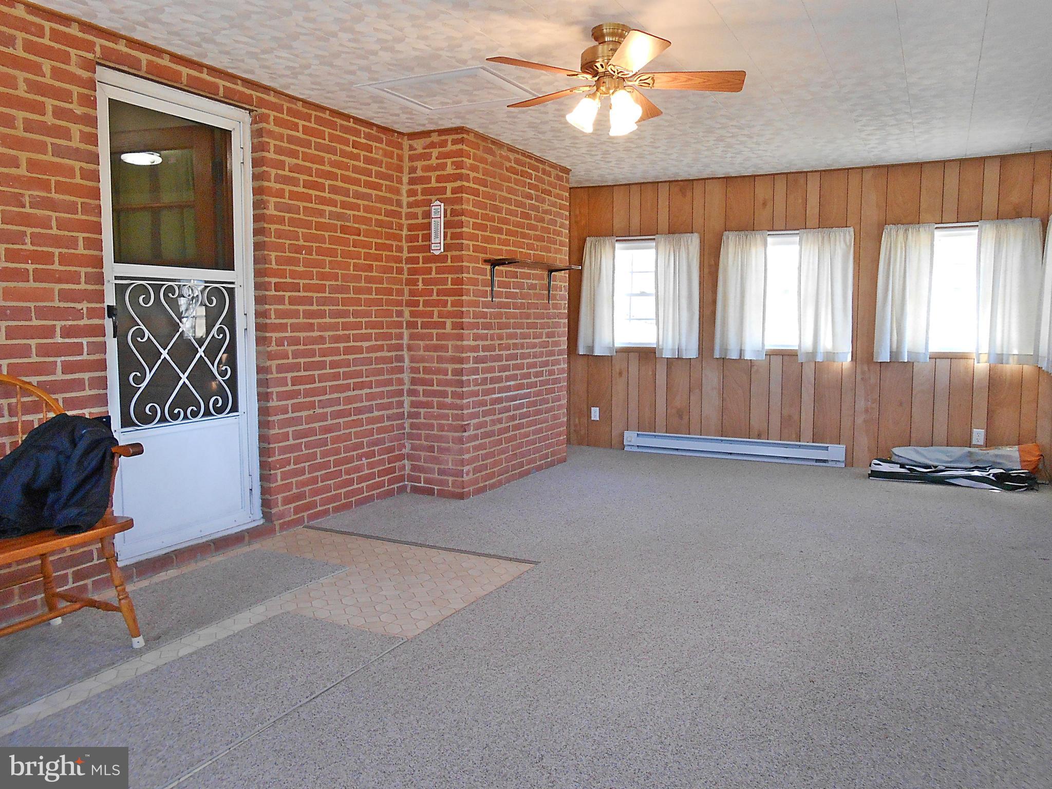 1703 Spriggs Road Berkeley Springs, WV 25411 - Photo 9 of 30 Interior (General)