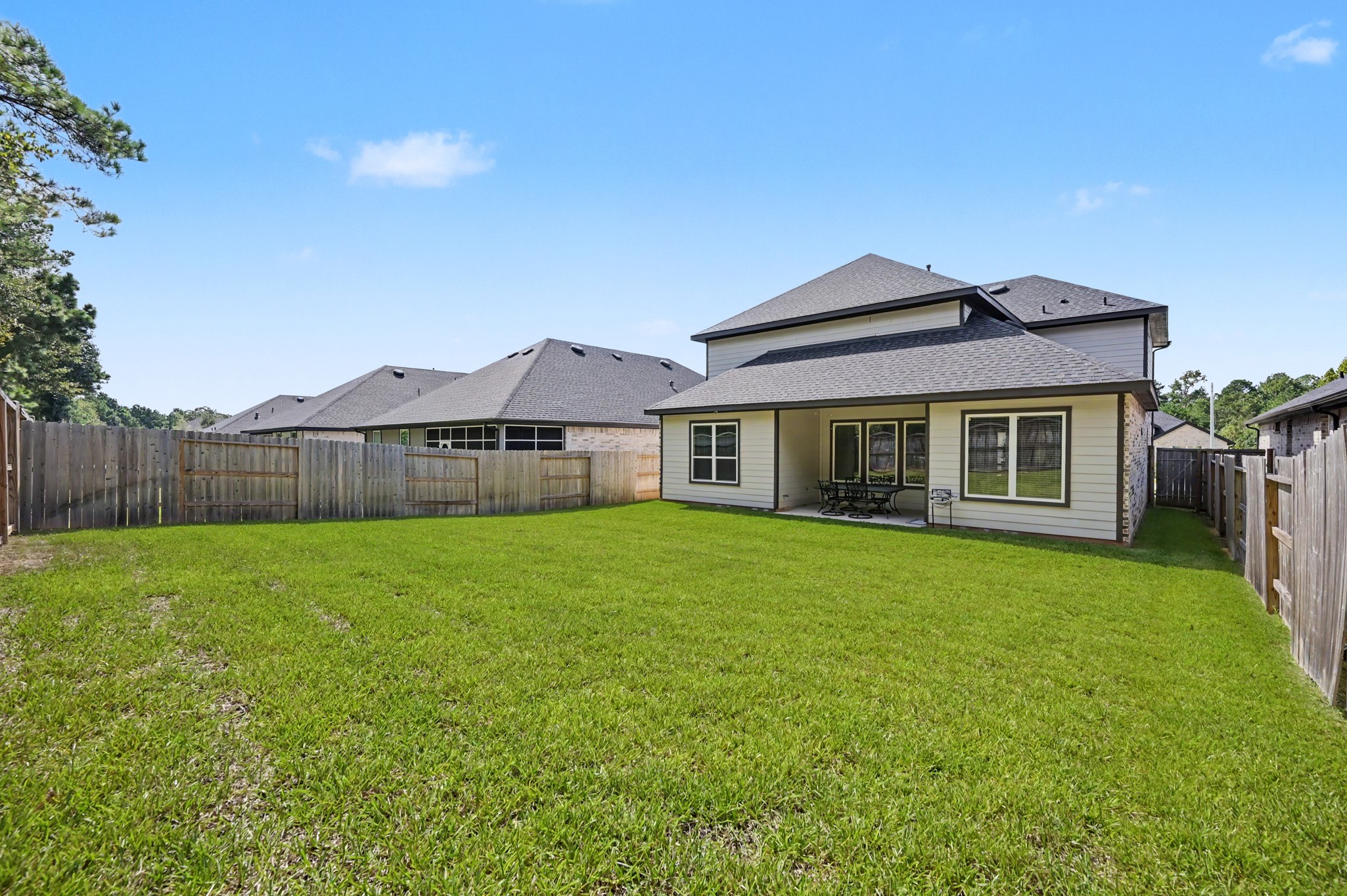 326 Springfield Terrace Drive Conroe, TX 77304 - Photo 36 of 43 Gallery Image 36