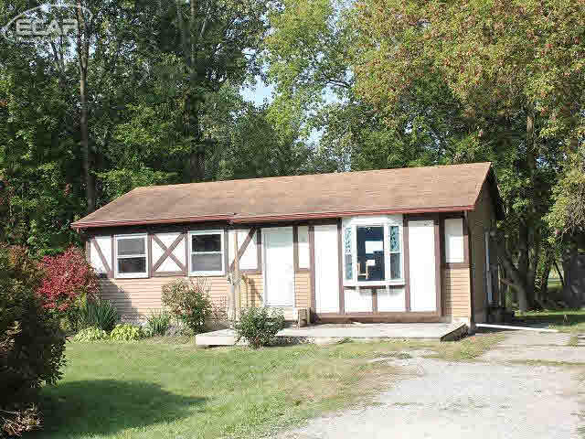 1266 Rinn Street Burton, MI 48509 - Photo 1 of 24 21370042.JPG