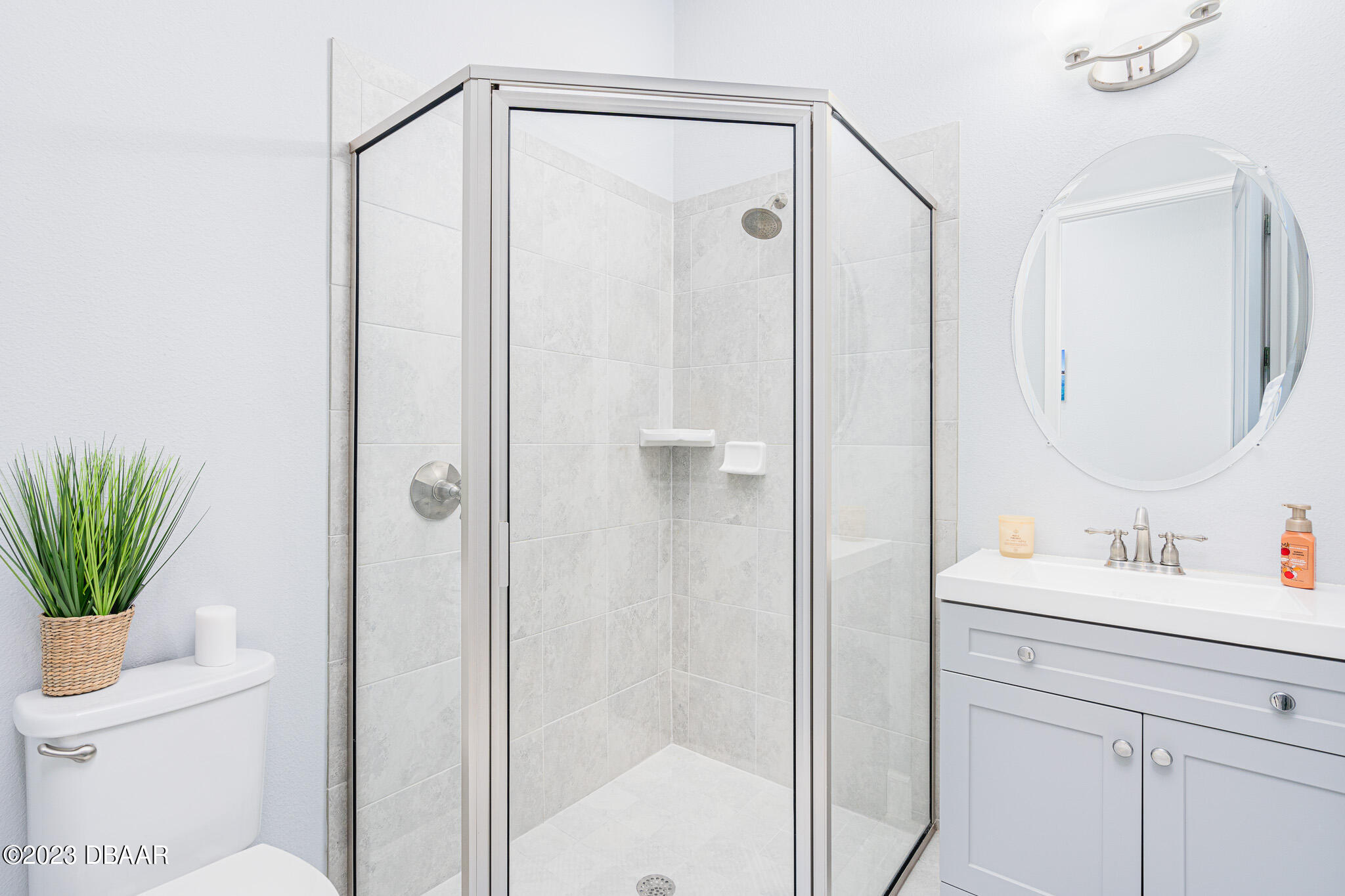 6276 West Fallsgrove Lane Port Orange, FL 32128 - Photo 9 of 49 Guest bathroom 2