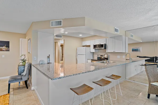 $2,400 | 1605 Highway 1, Unit V6306, Jupiter, FL 33477