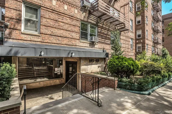 $599,000 | 102-55 67th Drive, Unit 4K | Forest Hills Ward