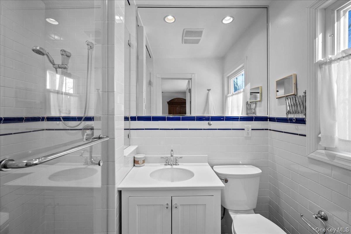299 Stratton Road New Rochelle, NY 10804 - Photo 35 of 49