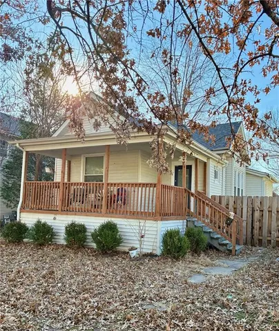 $199,500 | 7 East Ottawa Street, Paola, KS 66071