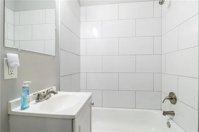 $175,000 | 7 East Ottawa Street, Paola, KS 66071