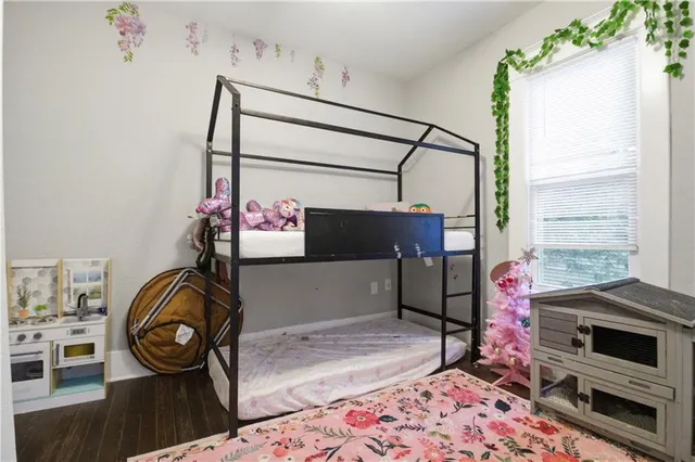 $199,500 | 7 East Ottawa Street, Paola, KS 66071