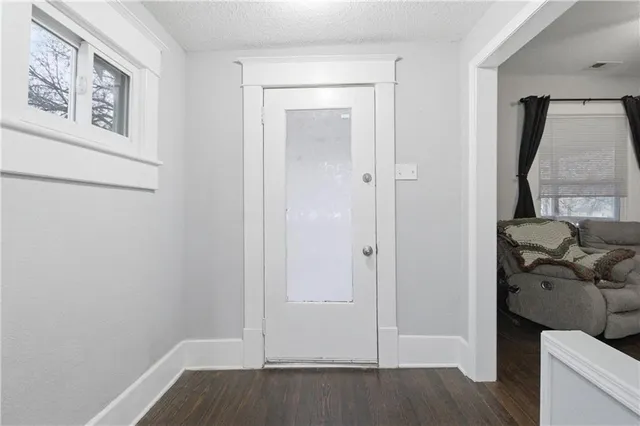 $199,500 | 7 East Ottawa Street, Paola, KS 66071