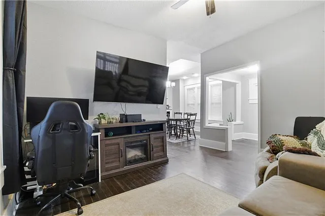 $199,500 | 7 East Ottawa Street, Paola, KS 66071