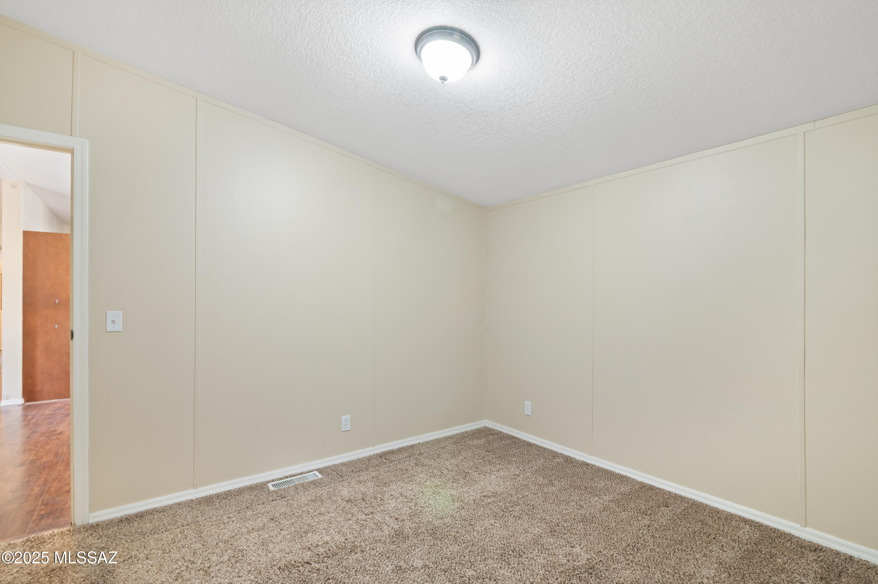 6205 East Rough Rock Drive Tucson, AZ 85756 - Photo 19 of 30 a view of an empty room