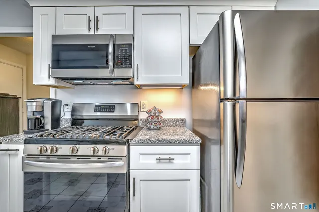 $279,000 | 160 Brittany Farms Road, Unit D, New Britain, CT 06053