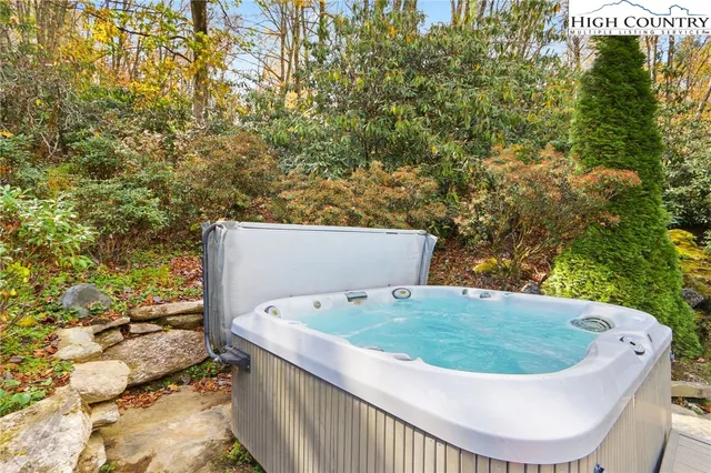 $2,250,000 | 109 Rockbrook Court, Banner Elk, NC 28604