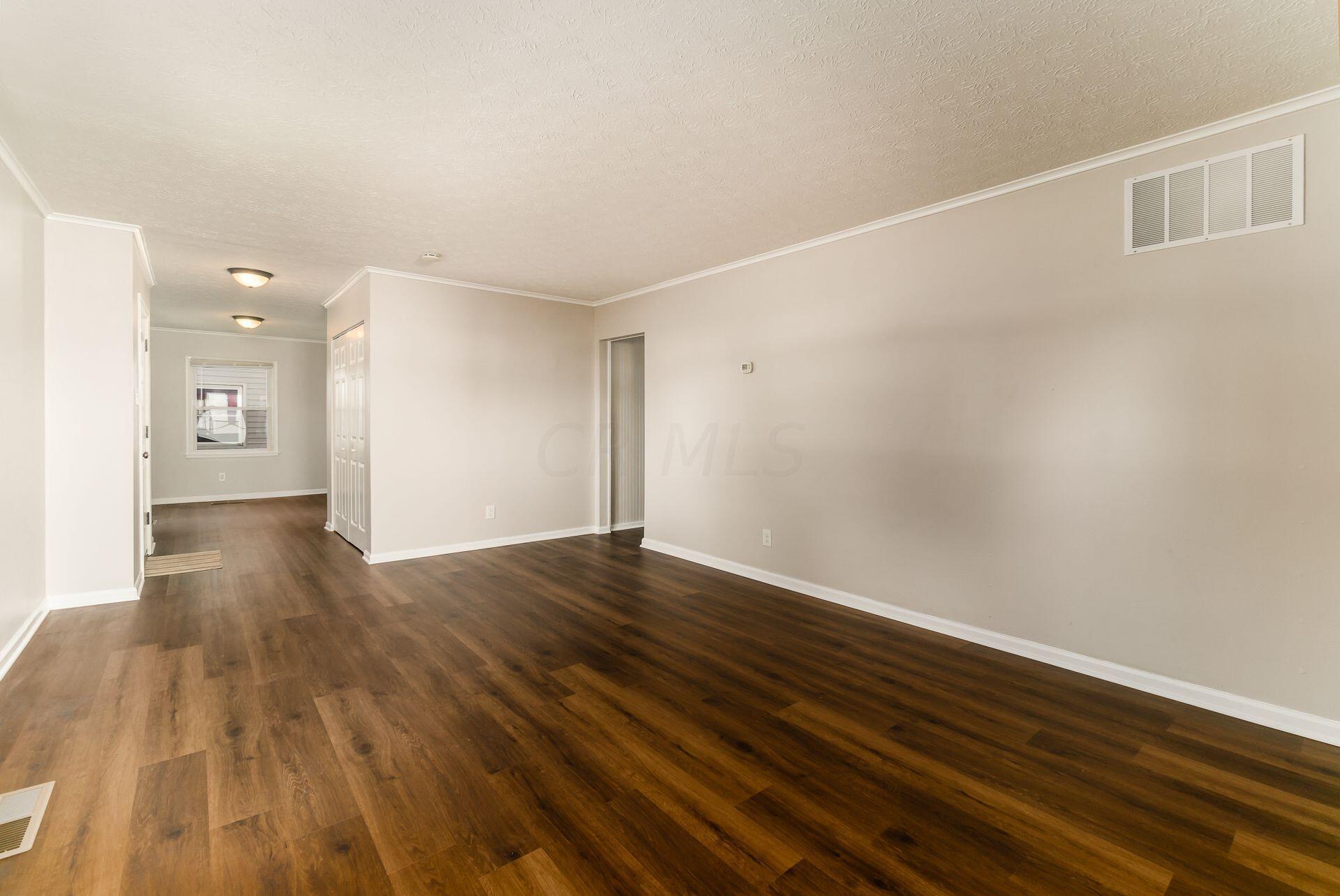 265 Danhurst Road Columbus, OH 43228 - Photo 2 of 28 Gallery Image 2