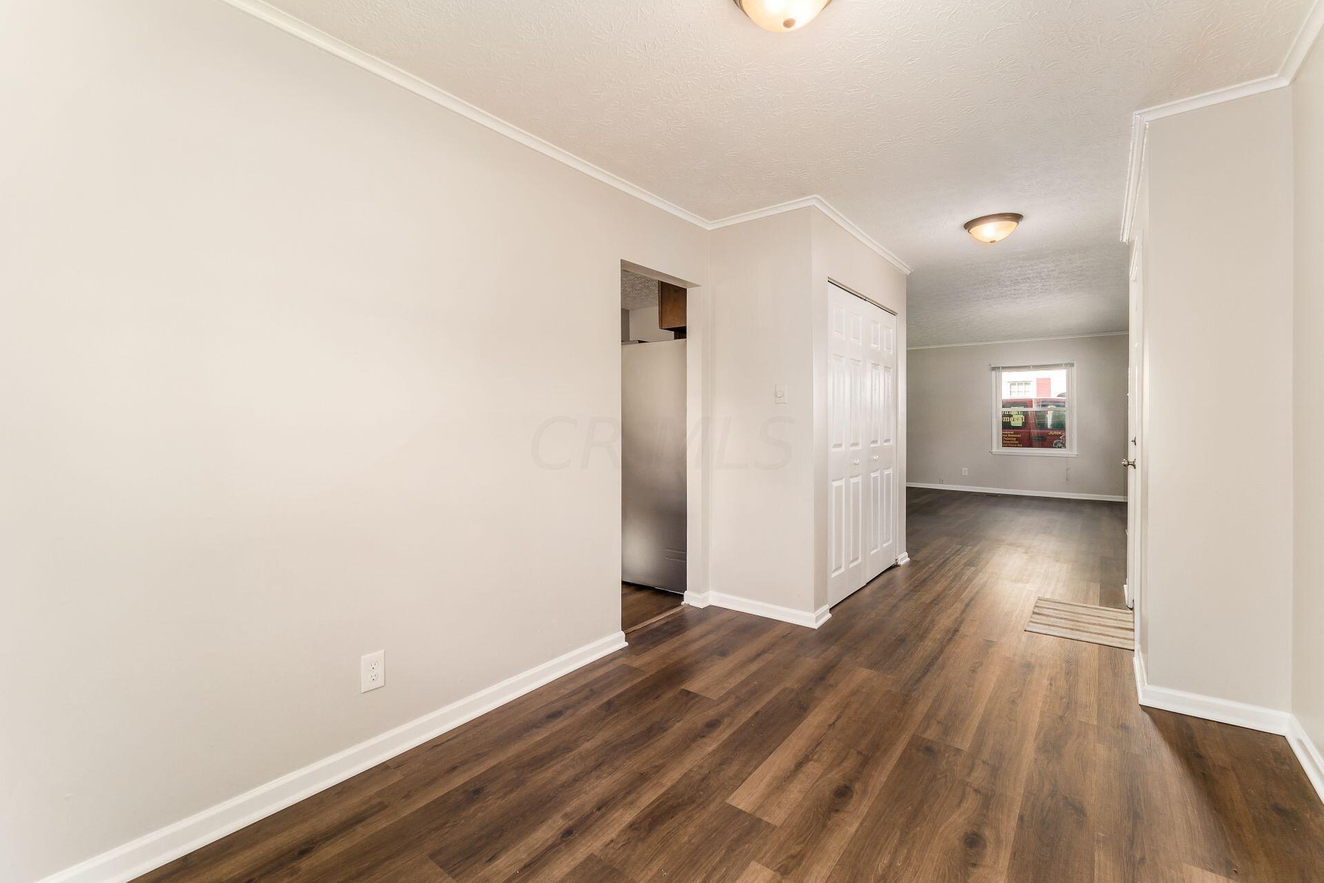 265 Danhurst Road Columbus, OH 43228 - Photo 5 of 28 Gallery Image 5
