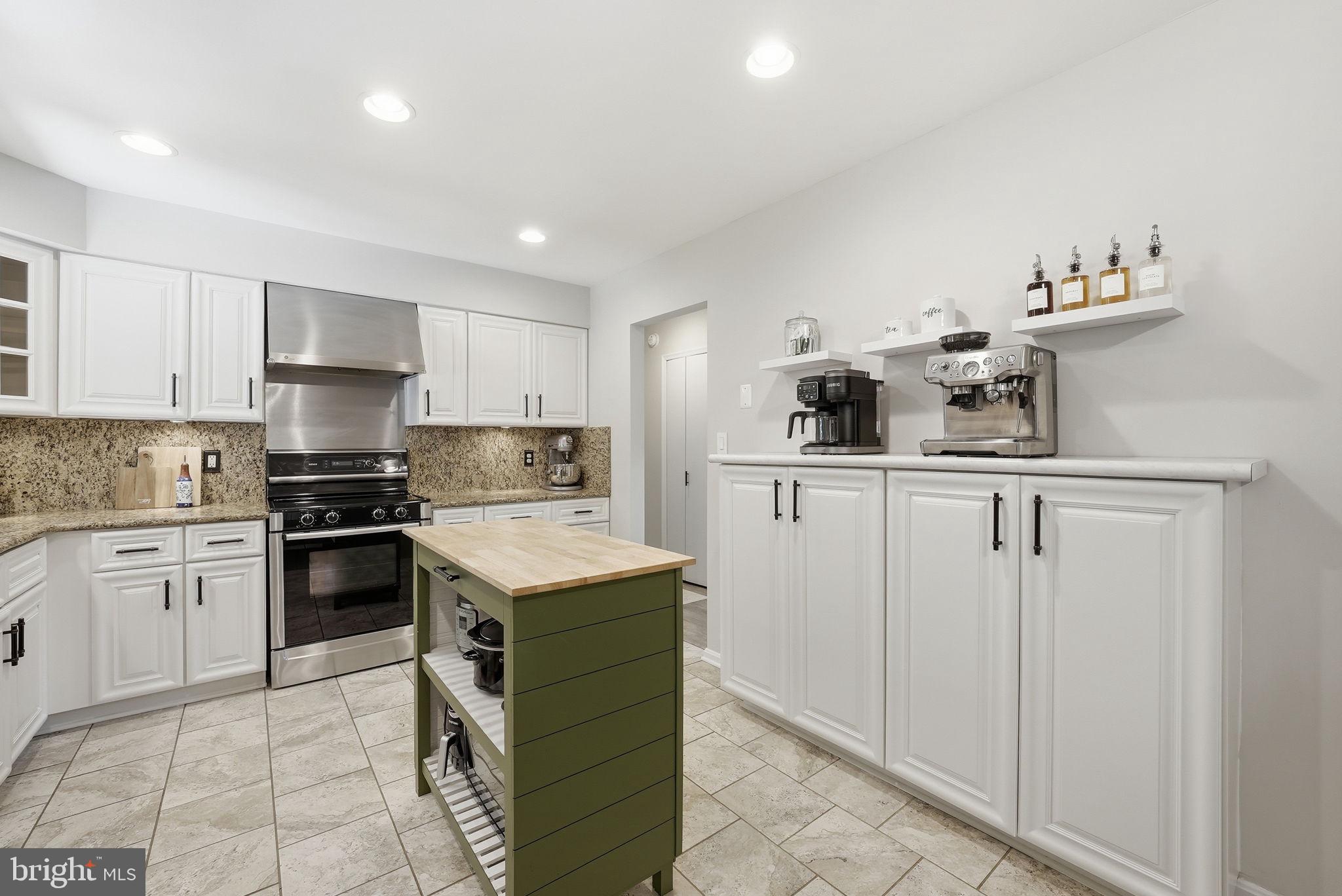 1811 Cranberry Lane Reston, VA 20191 - Photo 8 of 36 Kitchen Features Ample Storage