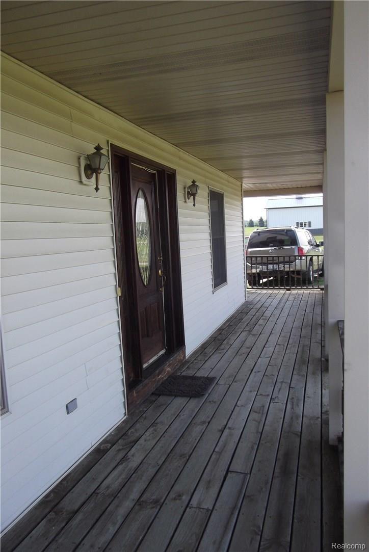 631 Maple Grove Road Lapeer, MI 48446 - Photo 5 of 44 DSCF3558.jpg