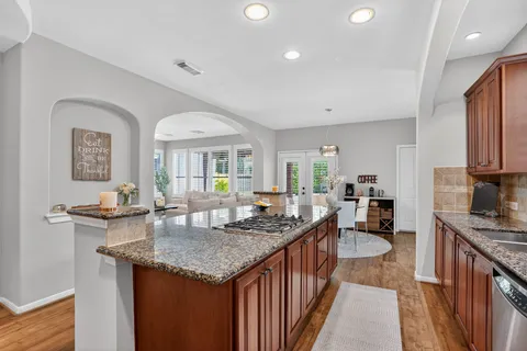 $750,000 | 42 South Crisp Morning Circle, The Woodlands, TX 77382