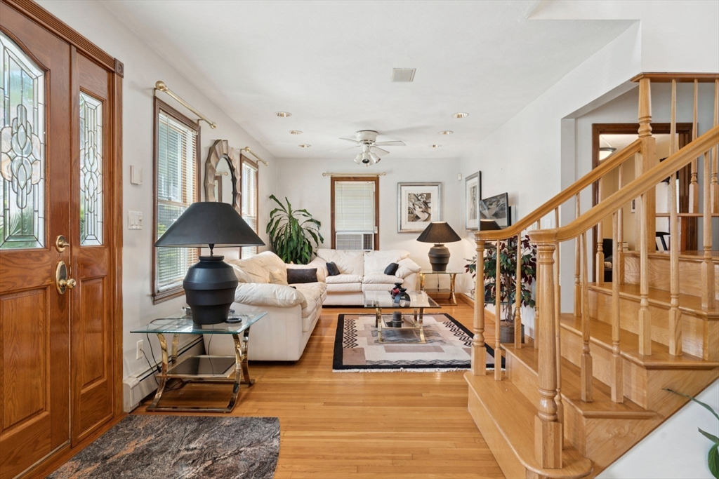 42 Woodland Road Wakefield, MA 01880 - Photo 12 of 41