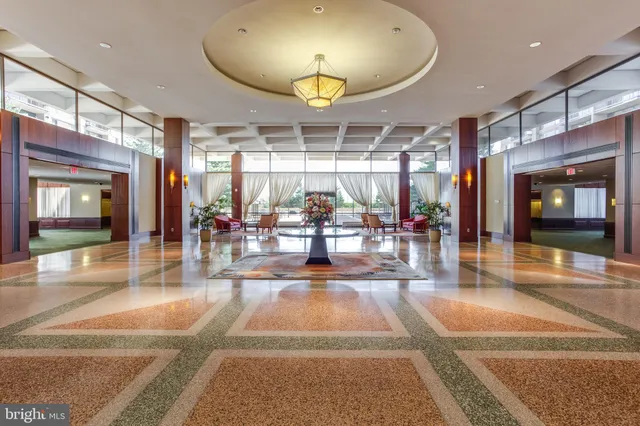 $455,000 | 3701 South George Mason Drive, Unit 2515N, Falls Church, VA 22041