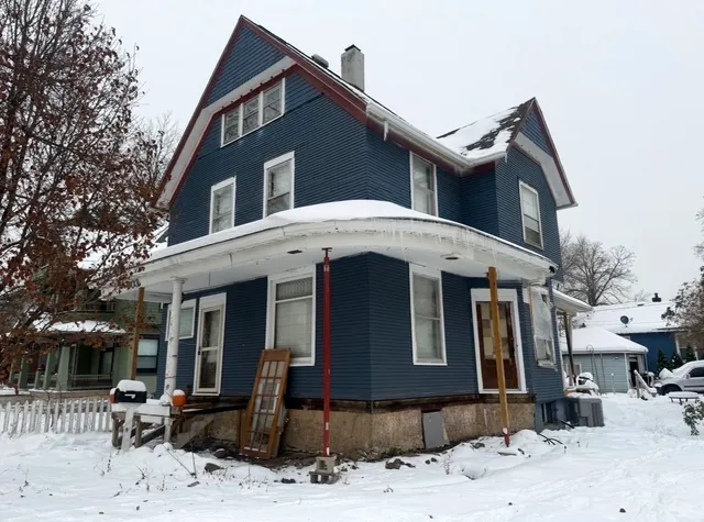 $249,000 | 603 Douglas Avenue, Elgin, IL 60120