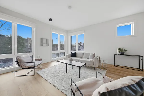 $975,000 | 4200 West Belmont Avenue, Chicago, IL 60641