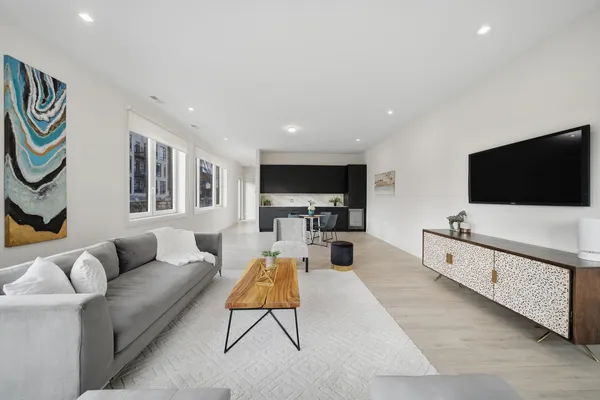 $975,000 | 4200 West Belmont Avenue, Chicago, IL 60641