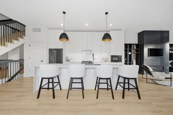 $975,000 | 4200 West Belmont Avenue, Chicago, IL 60641