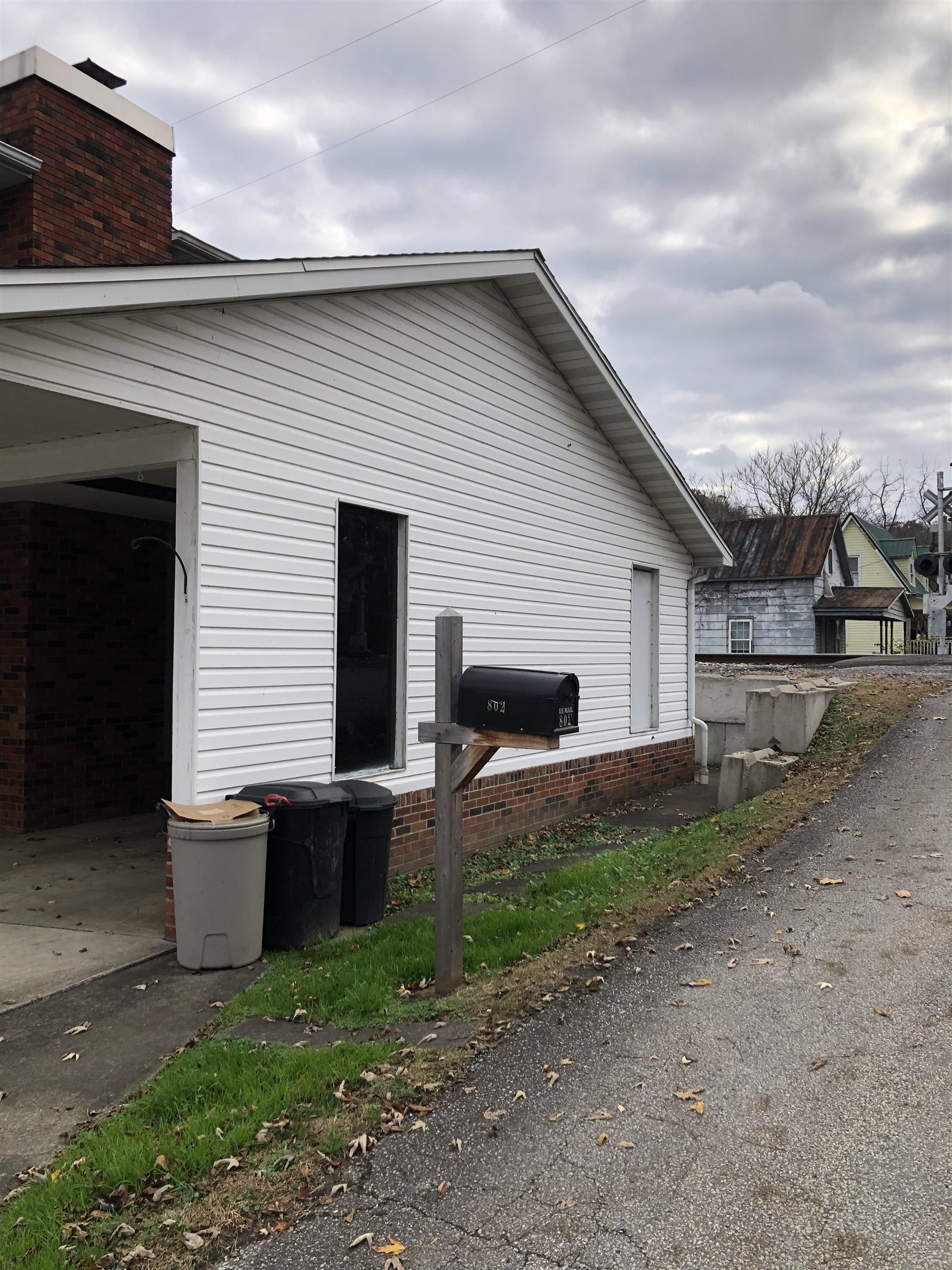 802 East Main Street Greenup, KY 41144 - Photo 4 of 14