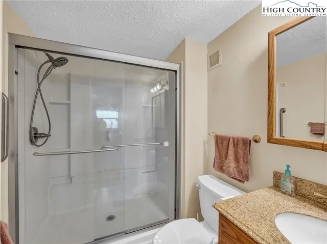 $239,000 | 303 Sugar Top Drive, Unit 2712, Sugar Mountain, NC 28604