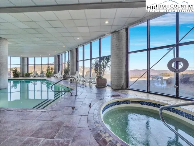 $239,000 | 303 Sugar Top Drive, Unit 2712, Sugar Mountain, NC 28604