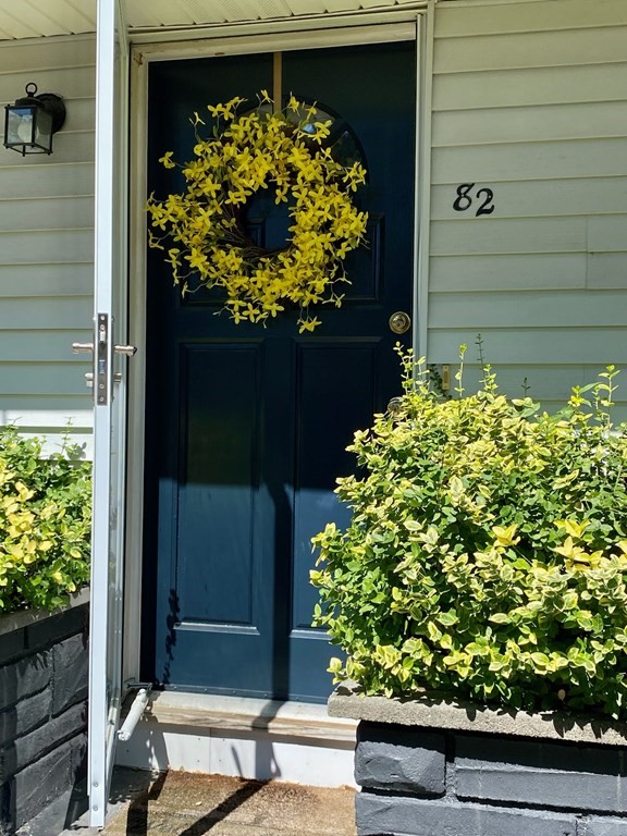 82 Bigelow Road Lancaster, MA 01523 - Photo 3 of 28