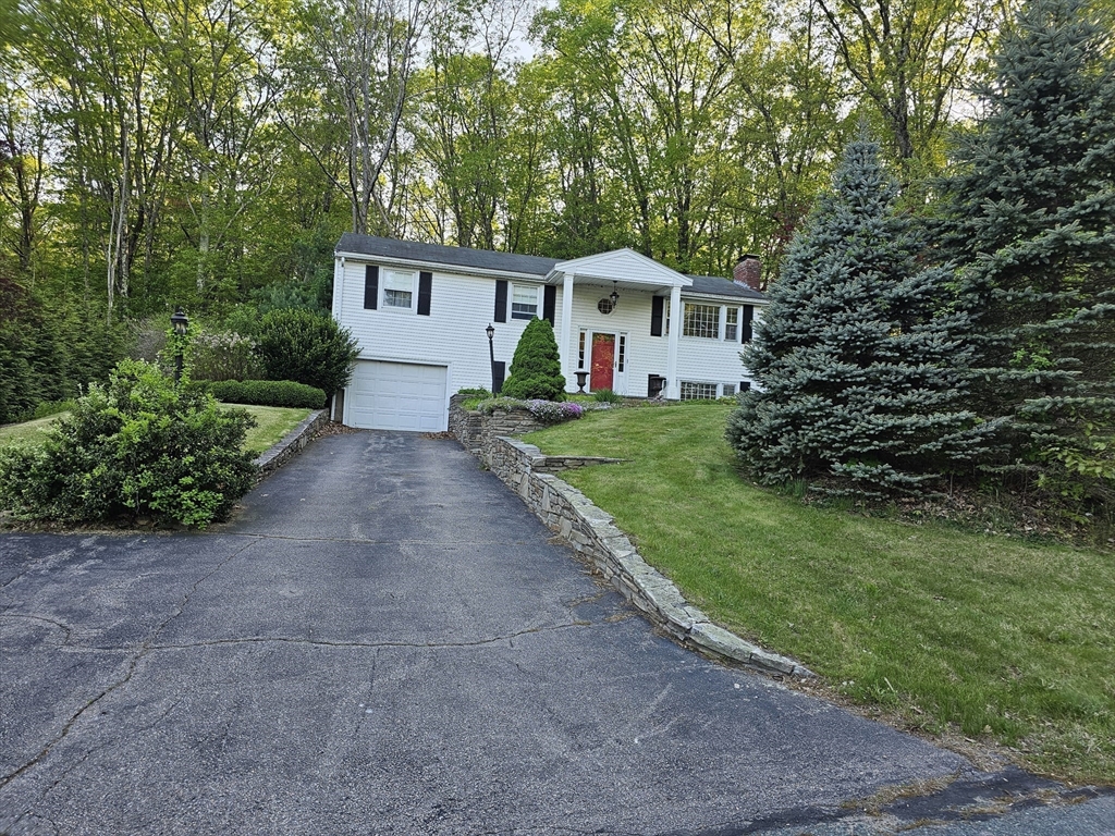 31 Greystone Road Franklin, MA 02038 - Photo 3 of 17 Gallery Image 3