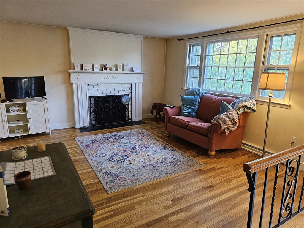 31 Greystone Road Franklin, MA 02038 - Photo 4 of 17 Gallery Image 4