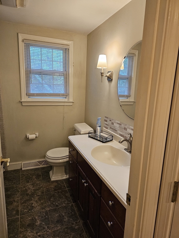 31 Greystone Road Franklin, MA 02038 - Photo 9 of 17 Gallery Image 9