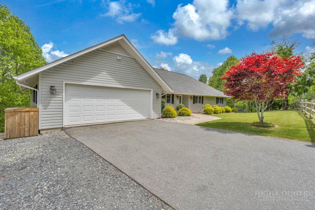 784 Alpine Drive Seven Devils, NC 28604 - Photo 2 of 50