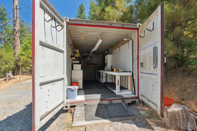 a view of entryway and hall
